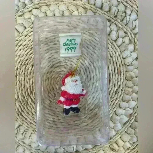 Christmas  charms Collectibles 1999 Santa Ornament. - Picture 2 of 5
